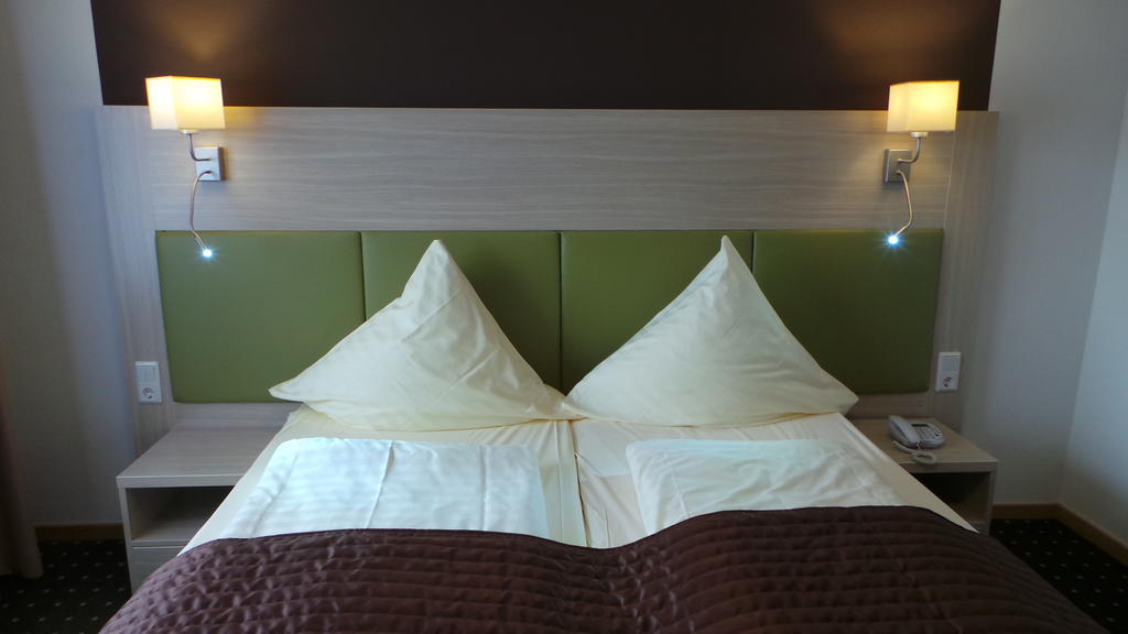 Rhoenblick - Restaurant - Countrypub Hotel Petersberg (Hessen)